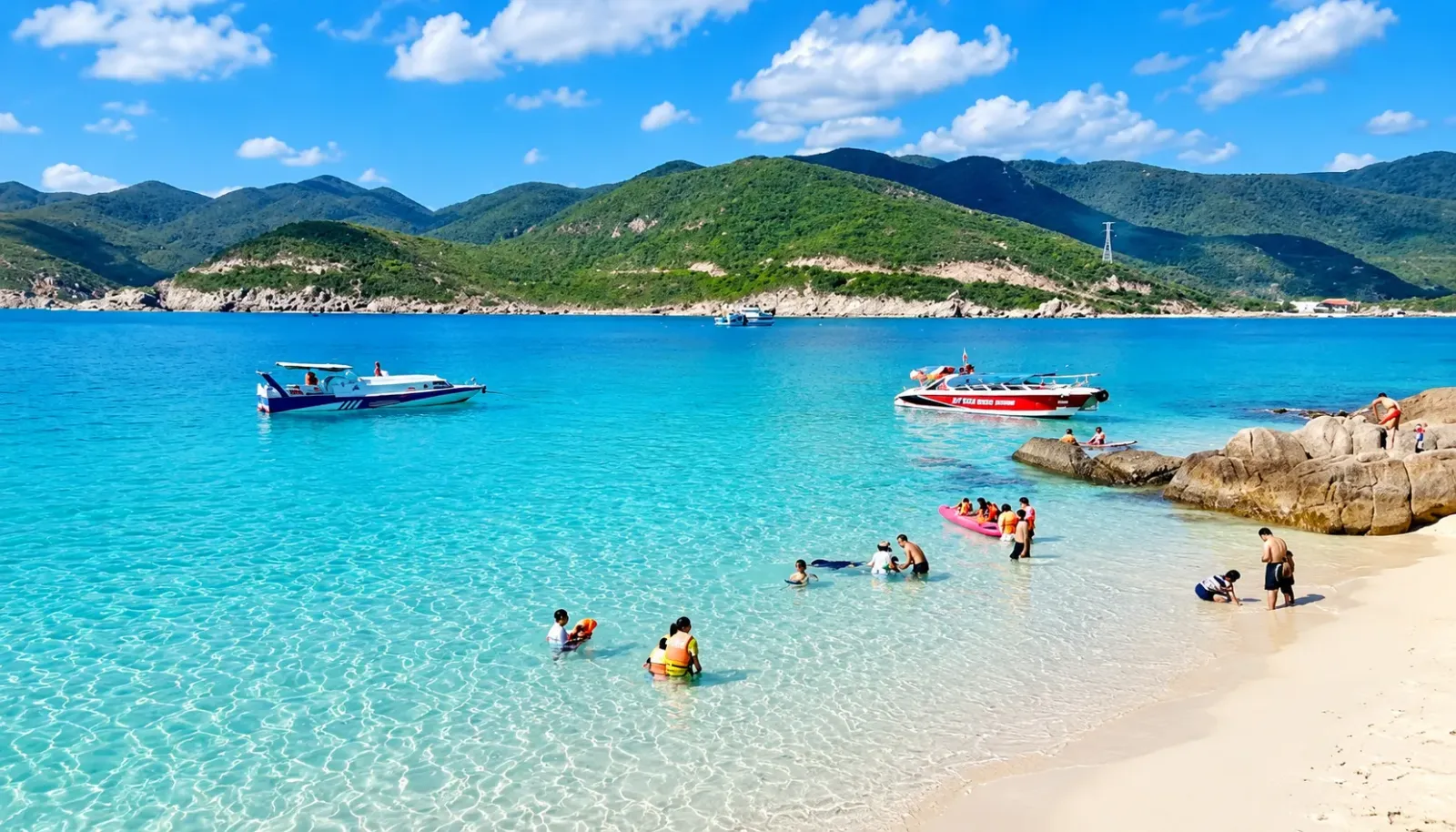 dao-binh-hung-ve-dep-hoang-so-ben-lan-nuoc-bien-trong-xanh