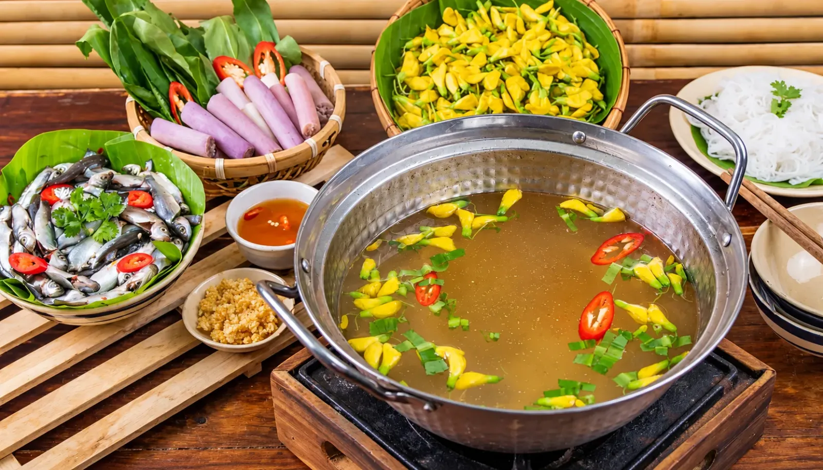 lau-ca-linh-bong-dien-dien-huong-vi-mua-nuoc-noi
