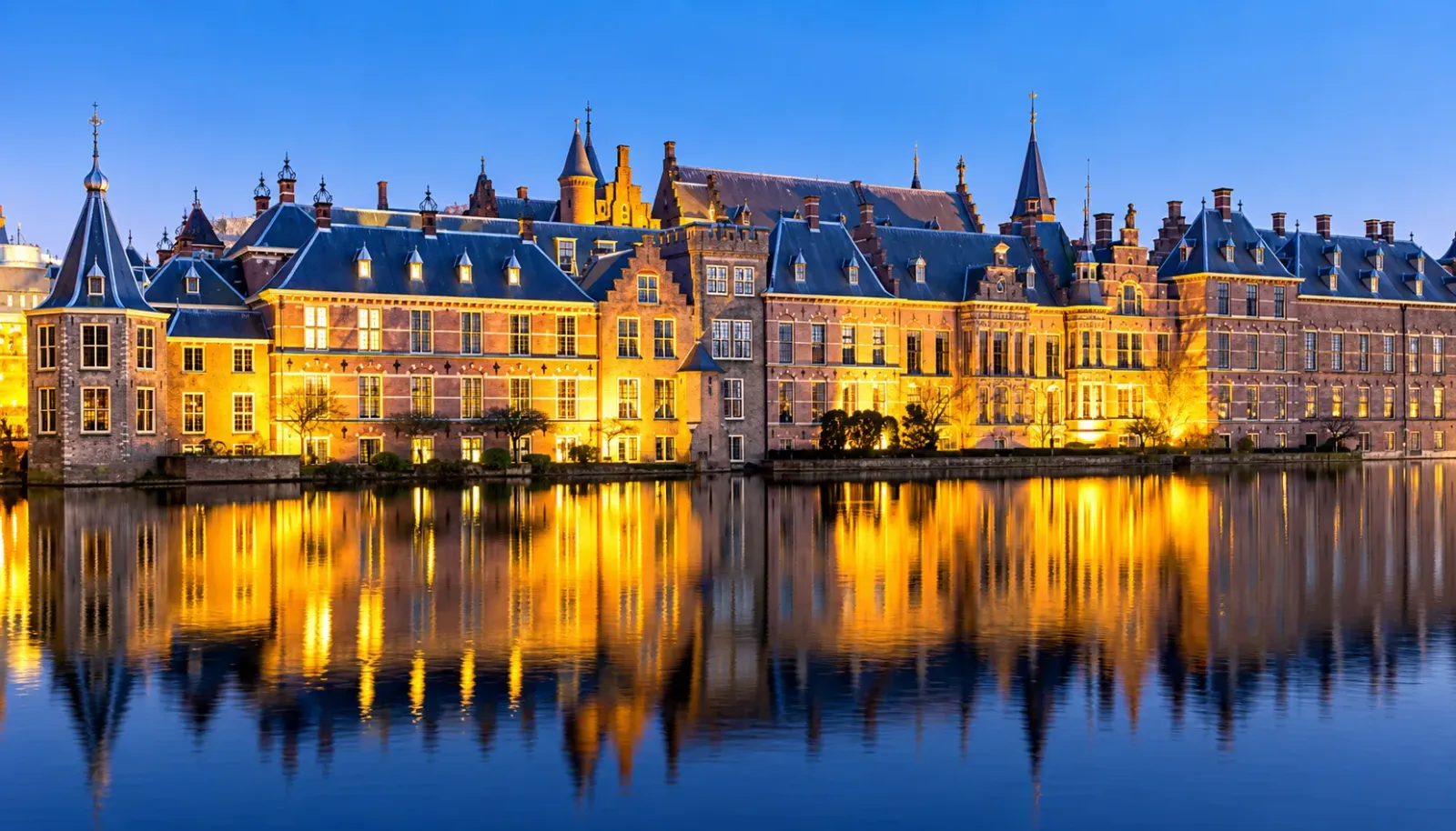 rotterdam-thanh-pho-cang-hien-dai-va-nang-dong