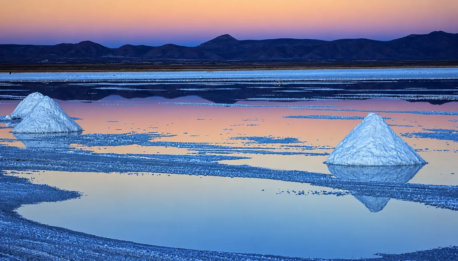 salar-de-uyuni-canh-dong-muoi-rong-lon-giua-bolivia
