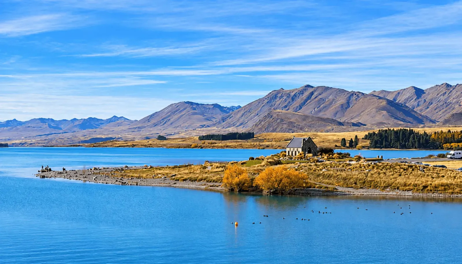 ho-tekapo-mat-ho-xanh-giua-nui-non