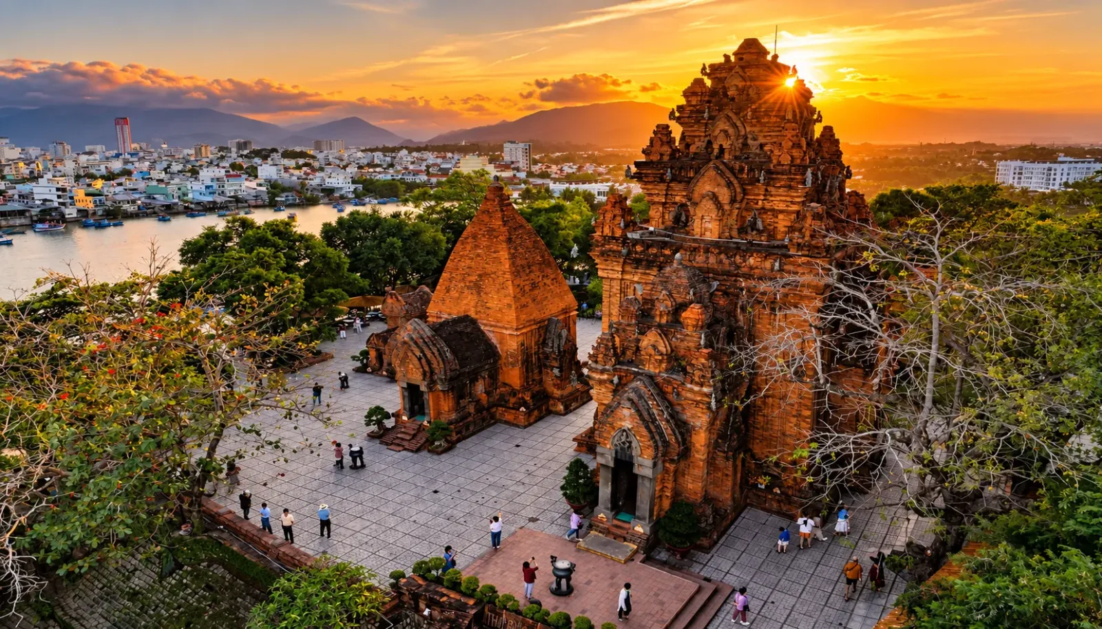 thap-ba-ponagar-di-tich-van-hoa-cham