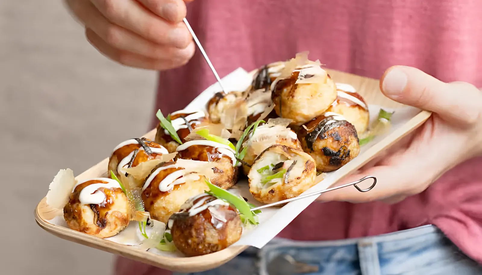 takoyaki-banh-bach-tuoc-nong-hoi-noi-tieng-osaka