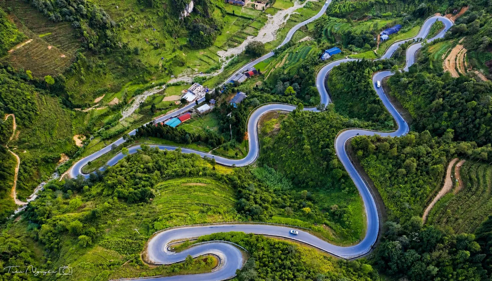 deo-ma-pi-leng-uon-luon-giua-nui-da-va-thung-lung-ha-giang