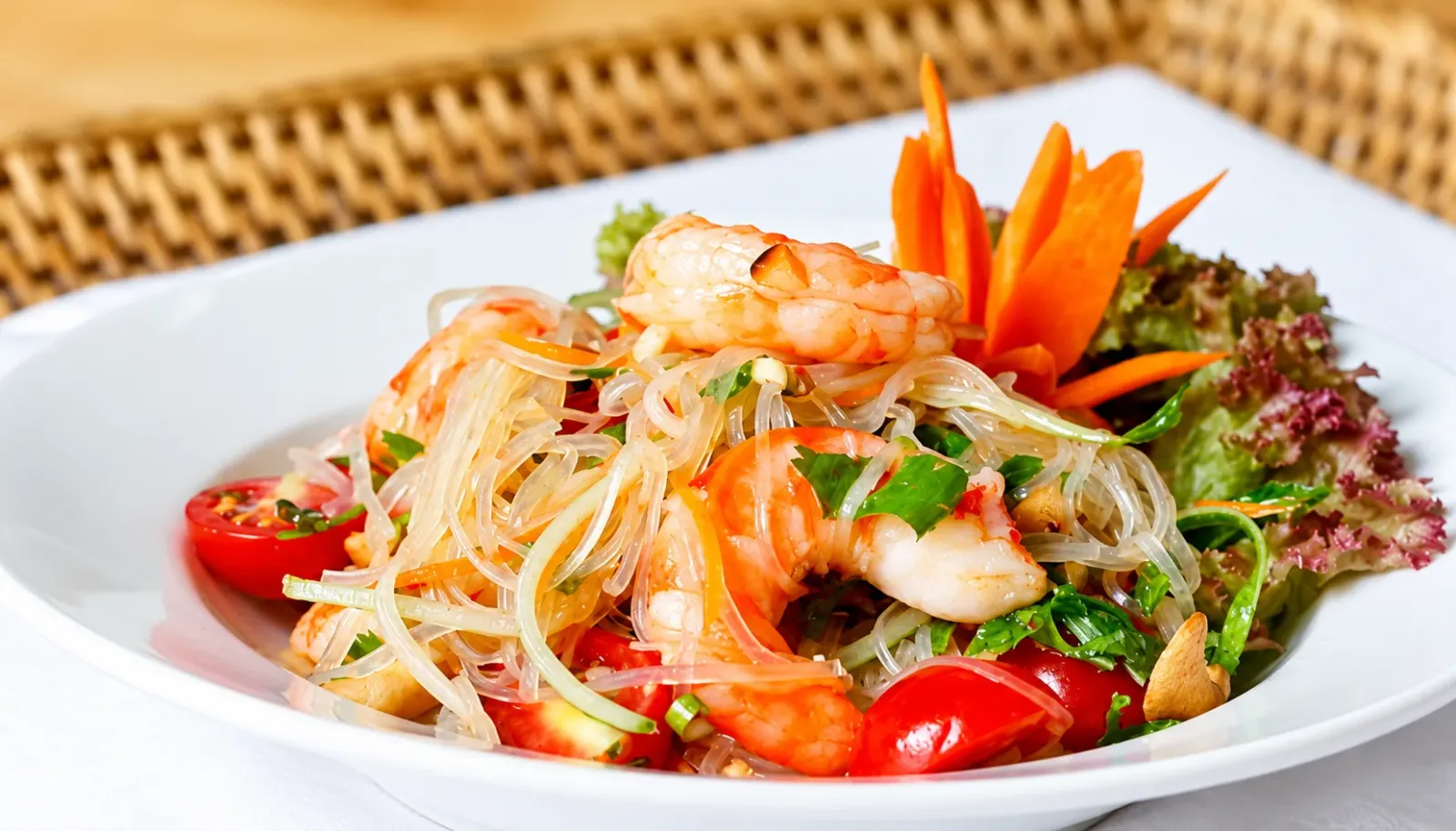 goi-mien-thai-mon-tron-chua-cay-thanh-mat-dac-trung