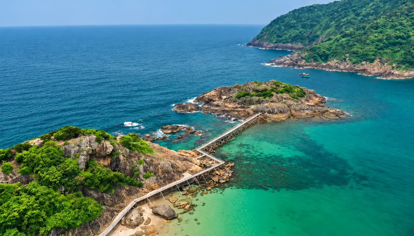 dao-hon-me-voi-lan-nuoc-bien-xanh-trong-tai-thanh-hoa