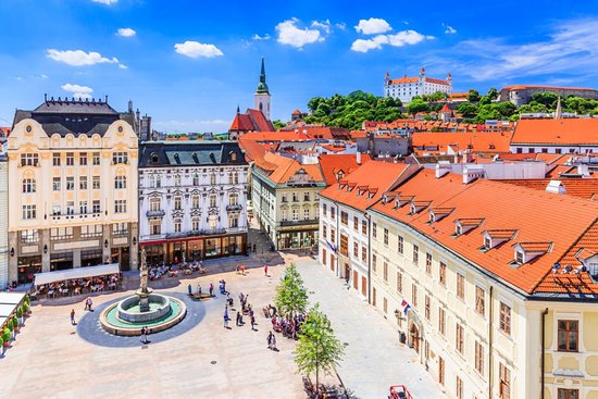 Di Sản Vô Tận: Bí Ẩn Lịch Sử Và Sự Hình Thành Phố Cổ Bratislava tại Slovakia