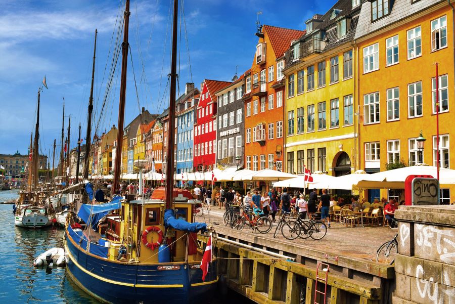 https://dulichviet.com.vn/images/bandidau/TIN-TUC/dan-mach/kenh-dao-nyhavn-du-lich-viet.jpg