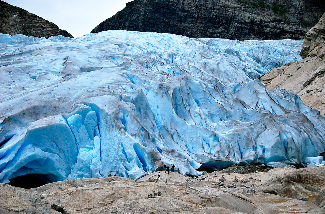 Sông băng Nigardsbreen với màu xanh lam đặc trưng