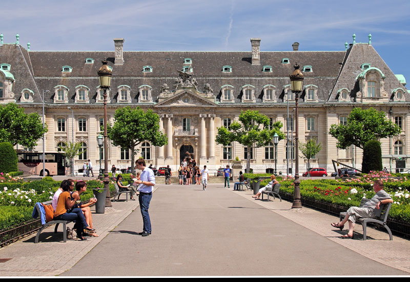 Đi tour du lịch Luxembourg, dạo một vòng xem ẩm thực có gì?