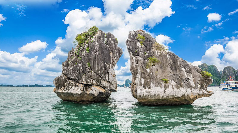 Tour Hạ Long - Vịnh Hạ Long - niềm tự hào của người dân Việt Nam