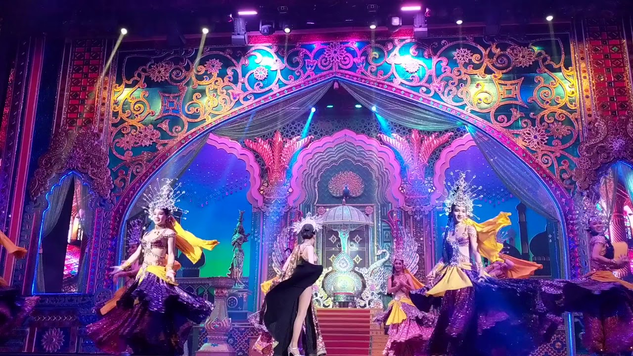 Show Alcazar thu hút du khách khi đến du lịch Thái Lan