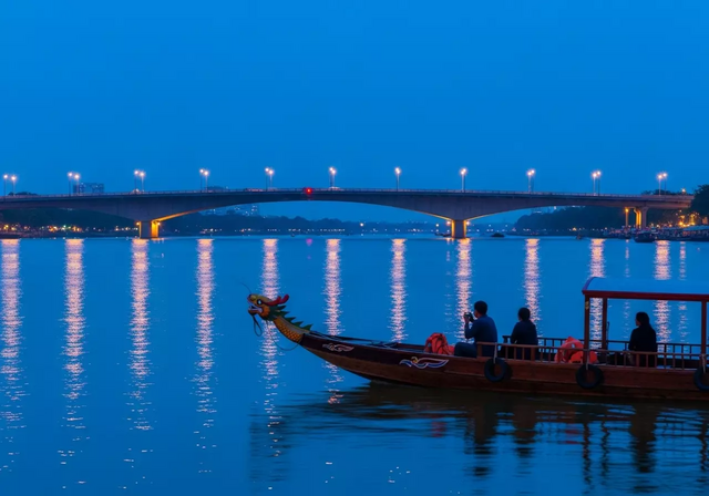 Món bún bò Huế thơm ngon