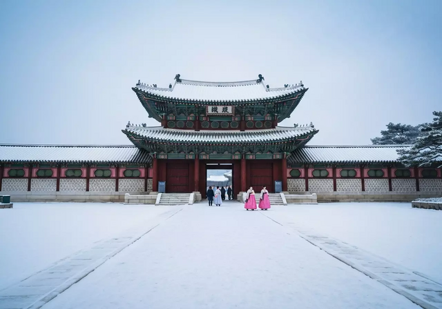 Cung điện Gyeongbokgung phủ tuyết trắng
