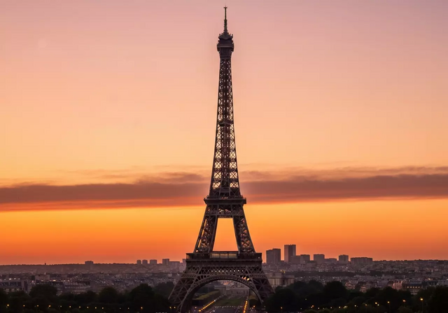 Tháp Eiffel