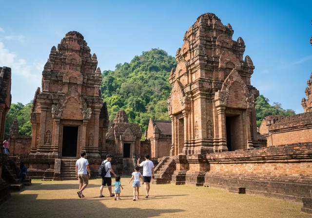 Khu di tích Tháp Bà Ponagar cổ kính với kiến trúc Chăm Pa độc đáo, các tòa tháp gạch nung chạm khắc tinh xảo trên ngọn đồi xanh mướt, dưới bầu trời trong xanh, thu hút du khách khám phá văn hóa