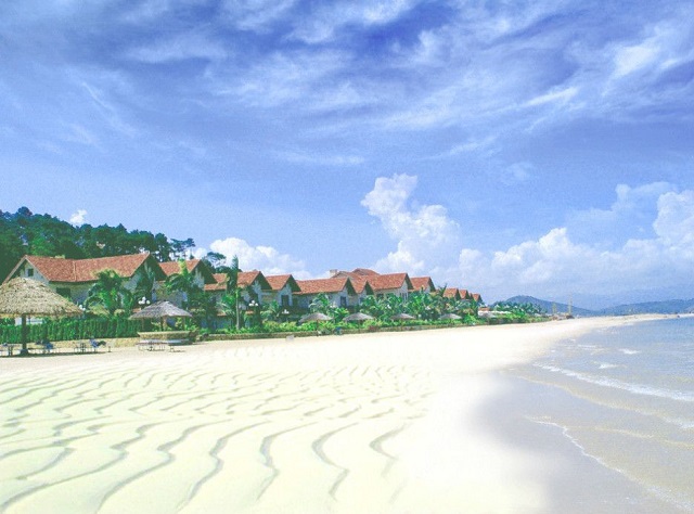 Bãi biển Tuần Châu có sự phát triển du lịch mạnh mẽ, hiện đại, tiện nghi