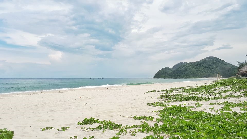 Du lịch nghỉ dưỡng: Những bãi biển du lịch Hạ Long được lòng du khách nhất Bai-tam-ngoc-vung-ha-long
