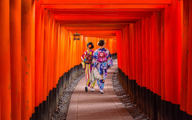 Cẩm nang tham quan đền thờ Fushimi Inari Taisha khi du lịch Nhật Bản