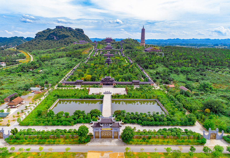 Những câu chuyện ly kỳ xung quanh ngôi chùa Bái Đính, Ninh Bình Canh-quan-bai-dinh
