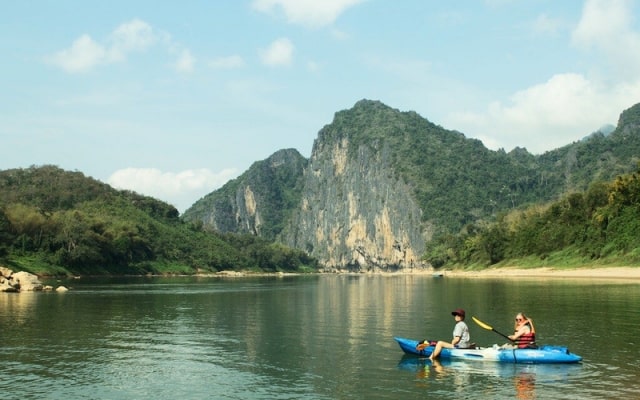 Chiêm ngưỡng vẻ đẹp thanh bình tại thị trấn Muang Ngoi Neua - Lào