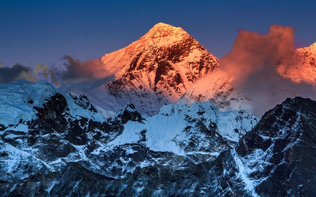 Du lịch Tây Tạng chinh phục đỉnh núi Everest nóc nhà của thế giới