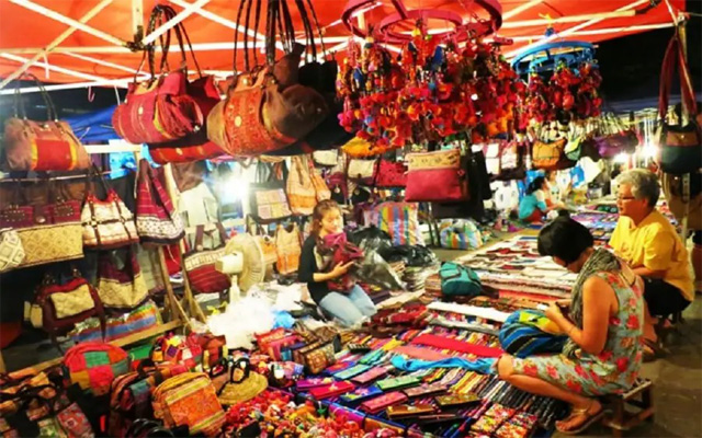 Chợ đêm Hạ Long – Thiên đường mua sắm dành cho du khách du lịch Hạ Long