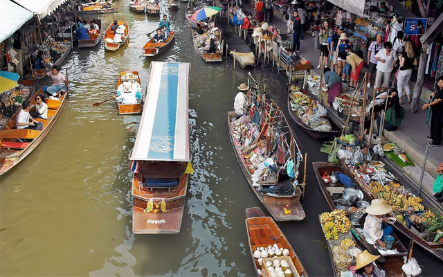 Chợ nổi Damnoen Saduak tại Bangkok