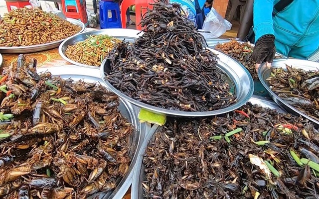 Tham quan chợ Tịnh Biên - khám phá ẩm thực An Giang ngon quên lối về