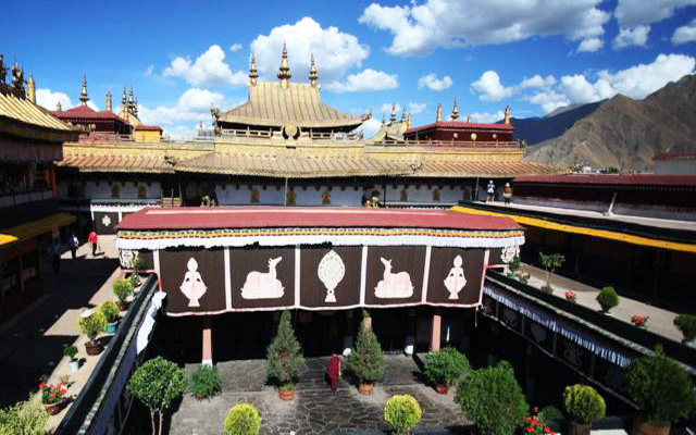 chua Jokhang biểu tượng của Phật Giáo Tây Tạng