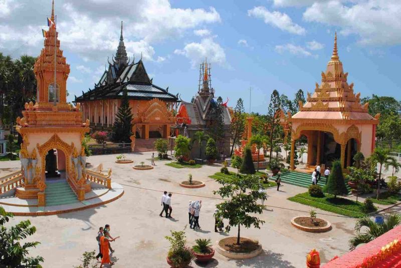 Du lịch nghỉ dưỡng: Top 7 địa điểm nên đi du lịch Miền Tây trong dịp lễ 2/9 Chua-doi-mien-tay