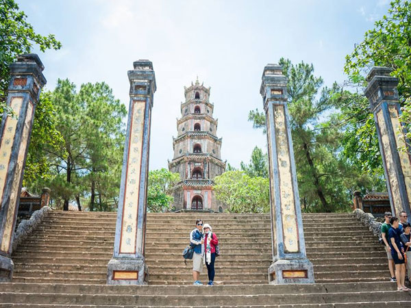 Chùa Thiên Mụ là ngôi chùa cổ nhất ở Huế