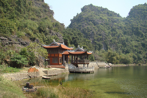 Tour du lịch Tràng An – Ninh Bình với nhiều địa danh du lịch nổi tiếng.