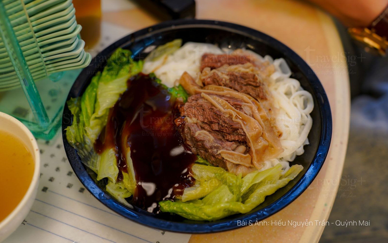 Cơm và Mì là món ăn chính của người Hồng Kông