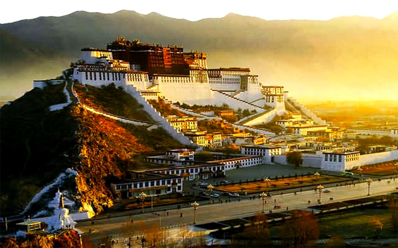 Khám phá vẻ đẹp mùa thu Tây Tạng trên vùng thảo nguyên