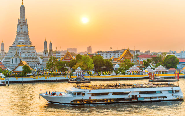 Đi thuyền trên sông Chao Phraya để khám phá Ayutthaya