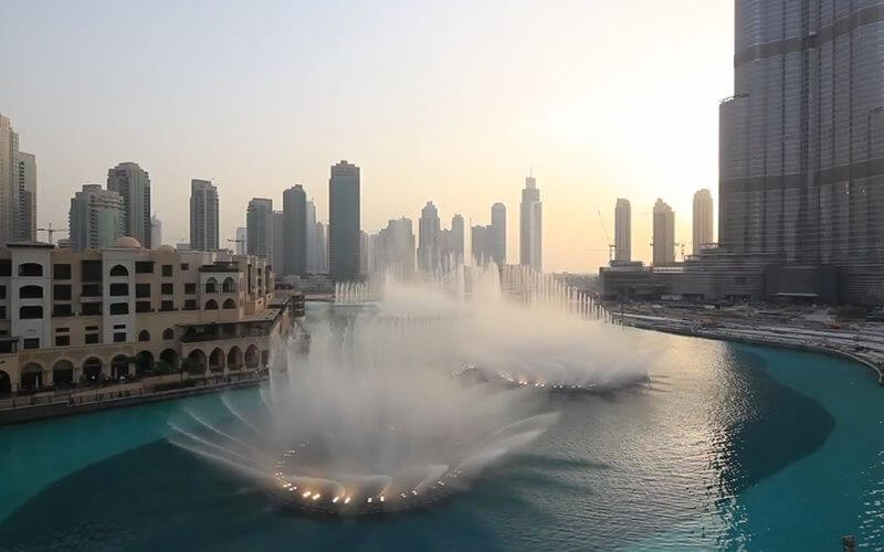 Du lịch Dubai chiêm ngưỡng đài phun nước The Dubai Fountain