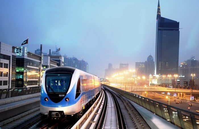 Du lịch Dubai bằng tàu điện ngầm