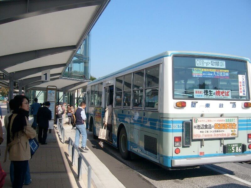 Các loại giao thông công cộng cũng là phượng tiện dành cho khách du lịch Nhật Bản