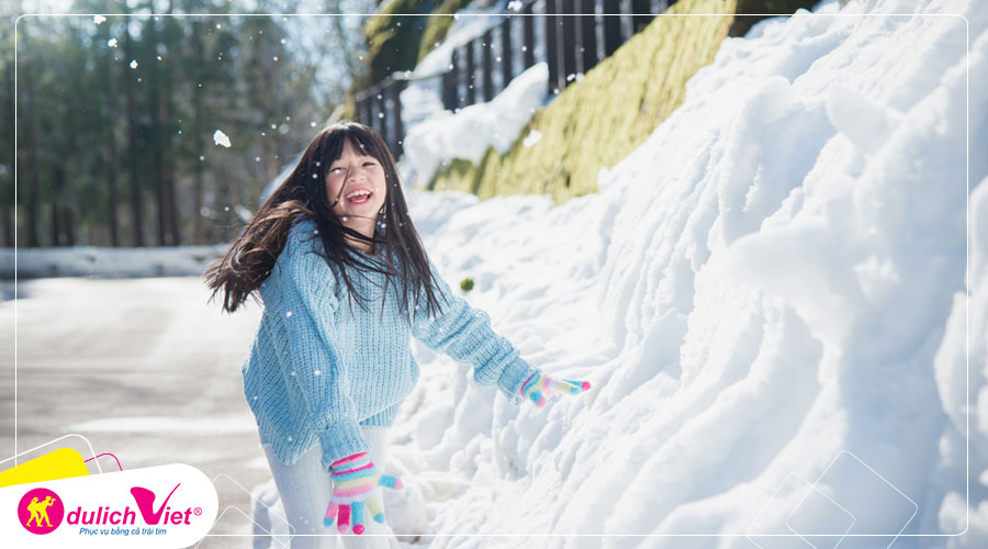 Du lịch Nhật Bản tham gia các hoạt động với bông tuyết