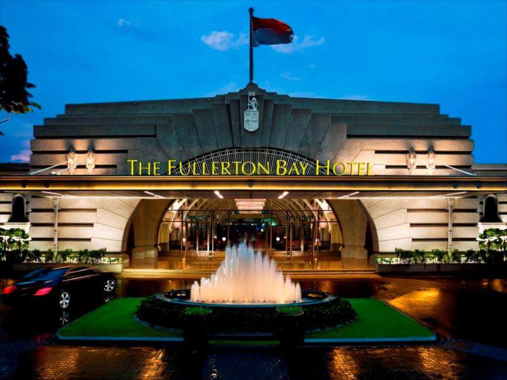 Du lịch Singapore trải nghiệm khách sạn Fullerton Bay 