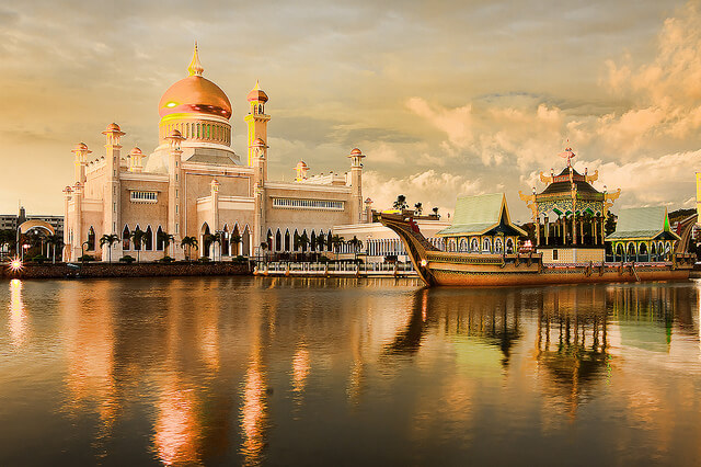 Du lịch Brunei Nhật Bản mùa Đông - Thánh đường Omar