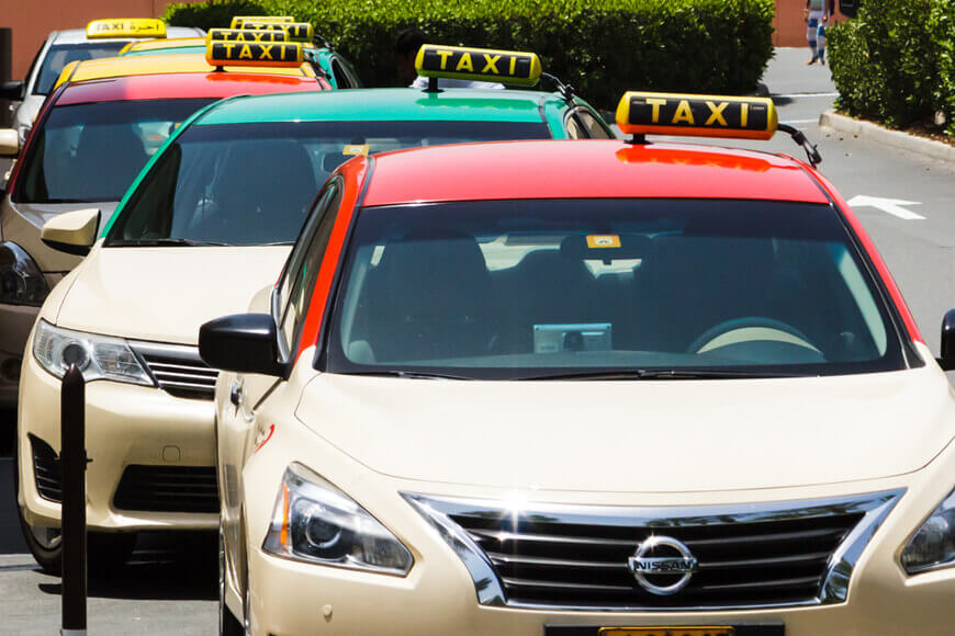 Taxi là phương tiện giao thông phổ biến nhất dành cho khách du lịch Dubai