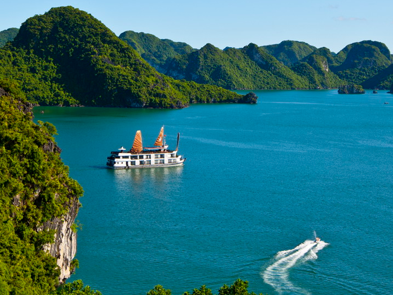 Du lịch nghỉ dưỡng: Điểm du lịch Hạ Long được nhiều du khách yêu thích Du%20l%E1%BB%8Bch%20h%E1%BA%A1%20long