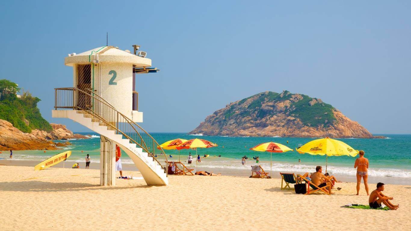 Shek O là bãi biển thu hút hàng ngàn khách du lịch Hồng Kông