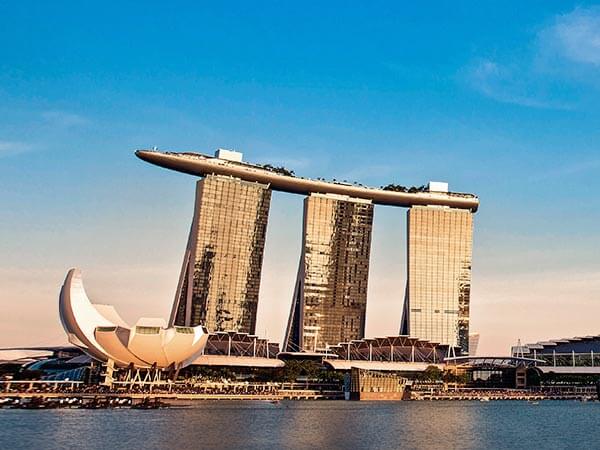 Marina Bay điểm du lịch thu hút hàng triệu lượt khách du lịch Singapore