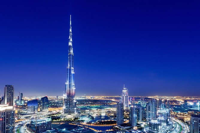Tòa tháp cao nhất thế giới Burj Khalifa nằm tại 1 Sheikh Mohammed bin Rashid Blvd, Dubai