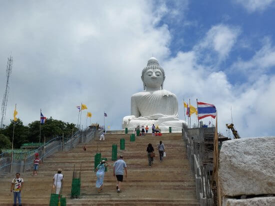Nếu có dịp đi tour Thai Lan, đừng bỏ qua tượng phật linh thiêng này nhé!