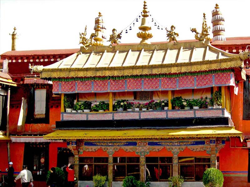 Lhasa - Cung điện chắc chắn phải ghé khi du lịch Tây Tạng