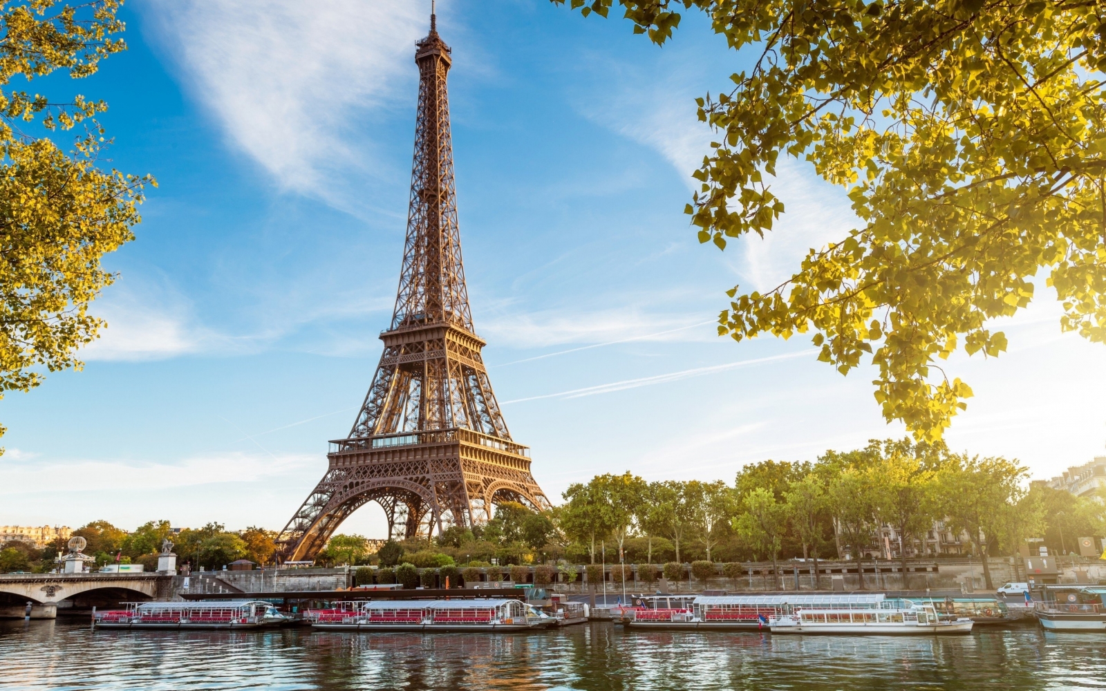 Đi du lịch Pháp giá rẻ khám phá đầy đủ đất nước Pháp mộng mơ